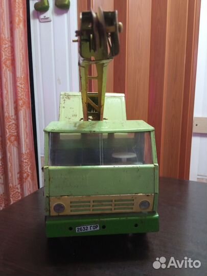 Советская игрушка автокран