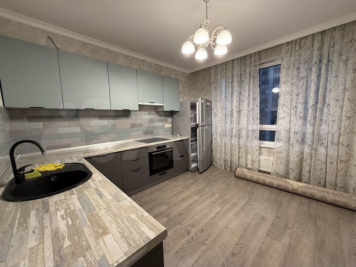 2-к. квартира, 60 м², 6/17 эт.