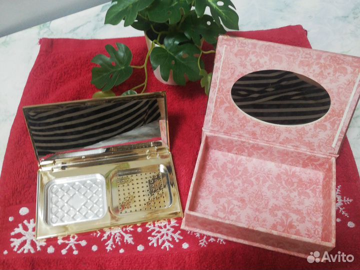 Пустые коробочки от Catkin и Benefit