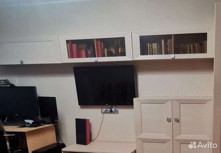 Полка настенная со стеклом