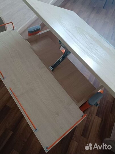 Письменный стол школьника