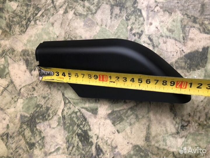 Крышка рейлинга задняя левая Mitsubishi Pajero 4