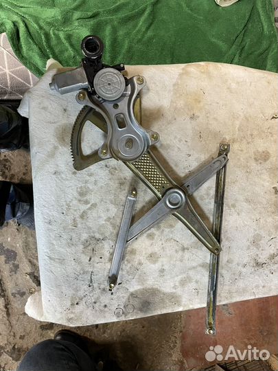 Стеклоподьемник toyota corolla 120