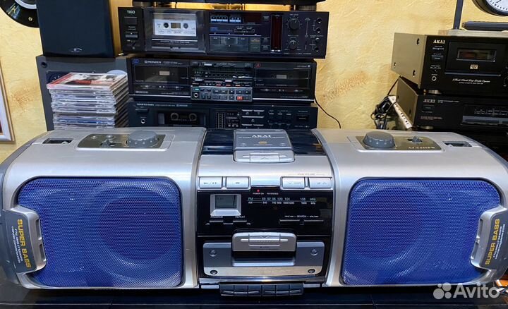 Музыкальный центр akai AJ-C050PW