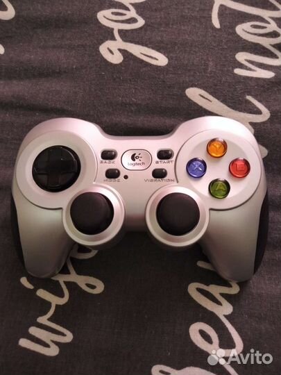 Геймпад Logitech F710