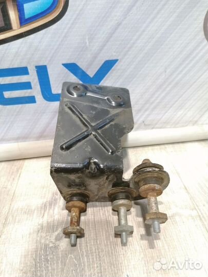 Кронштейн крепление блока ABS абс Volkswagen polo