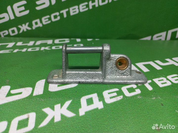 Фиксатор замка багажника Лада 2111