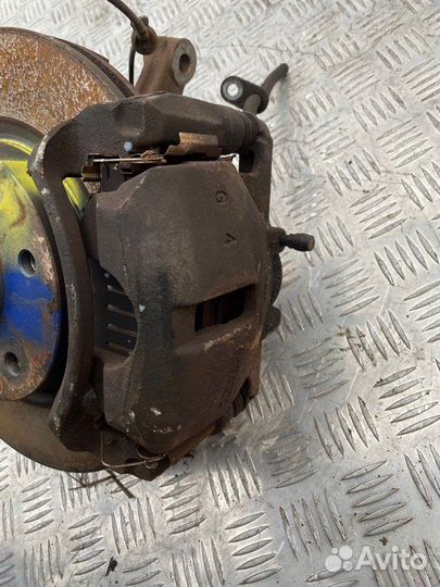 Ступица передняя левая Suzuki Sx4 2015