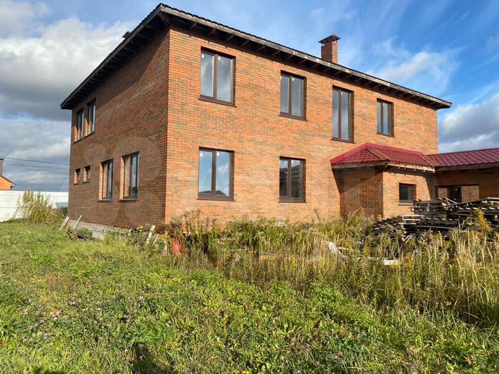 Дом 280 м² на участке 15 сот.