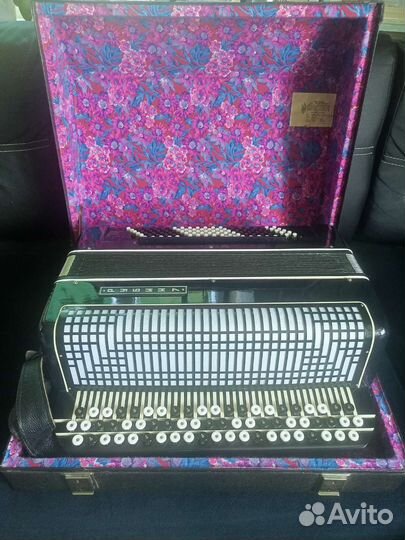 Баян Рубин7 новый в чехле