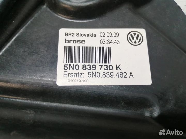 Стеклоподъемник электр. задний правый VW Tiguan 2