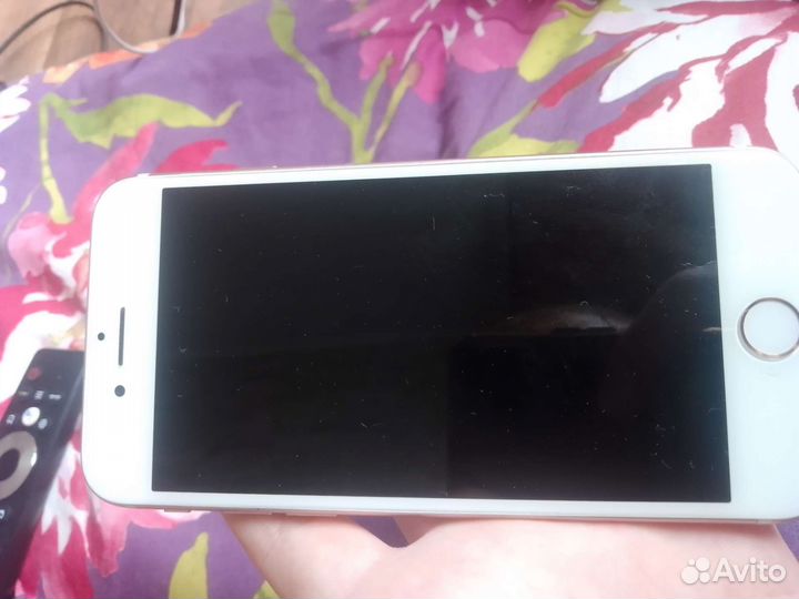 Телефон iPhone 7
