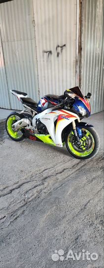 Honda cbr 1000rr faerblade