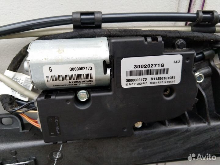 Моторчик люка Jeep Grand Cherokee WK2