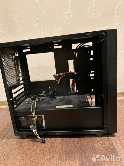 Корпус Thermaltake Versa H17