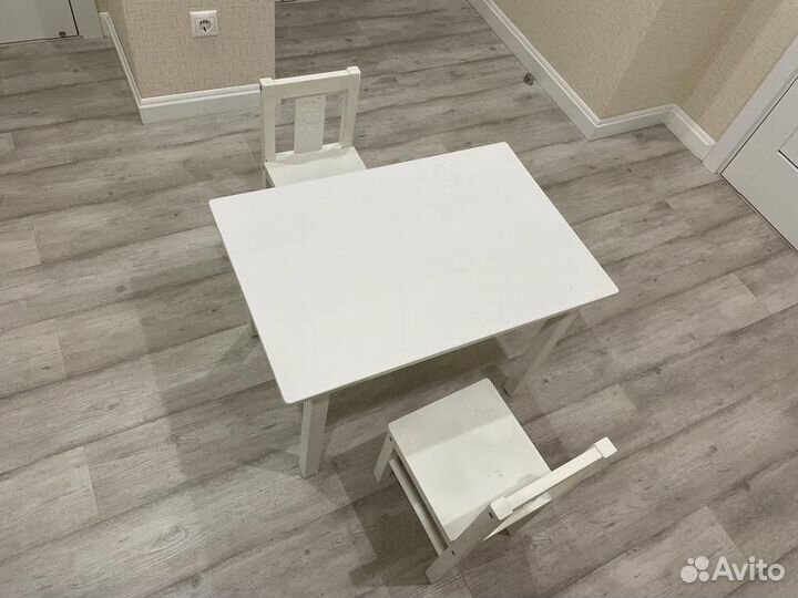 Детский стол и стул IKEA