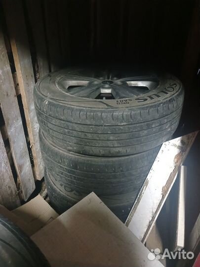 4 литых диска, 6 шин R17. Hyundai Creta