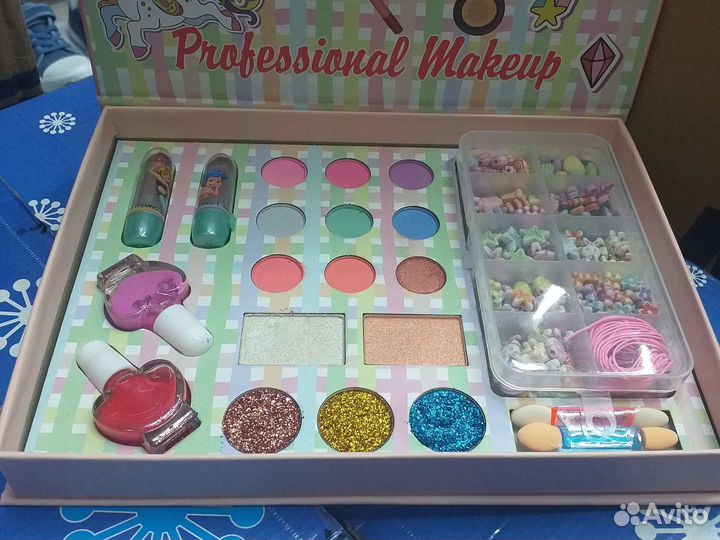 Набор для девочек 2 в одном.косметика и рукоделие