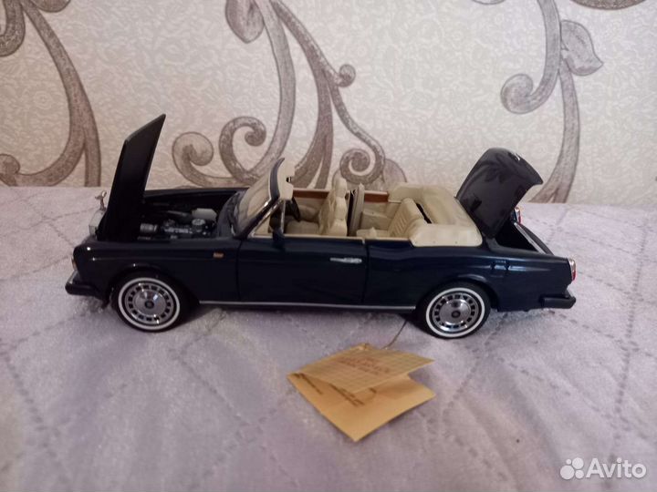 Моделька rolls royce 1993 г. 1/24