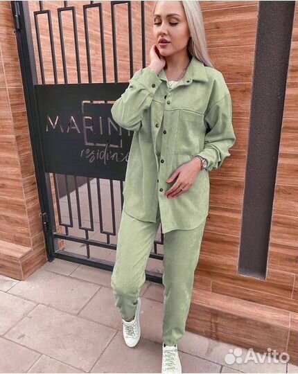 Костюм женский