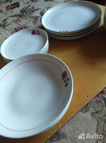 Обеденный сервиз сделано в Польша в 80 х