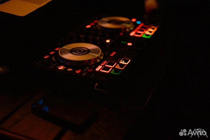 DJ-контроллер Pioneer DDJ-SB2