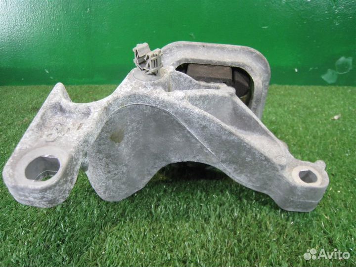 Опора (подушка) двигателя правая Renault Megane 3