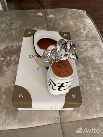 Босоножки женские 39 размер натуральная кожа новые