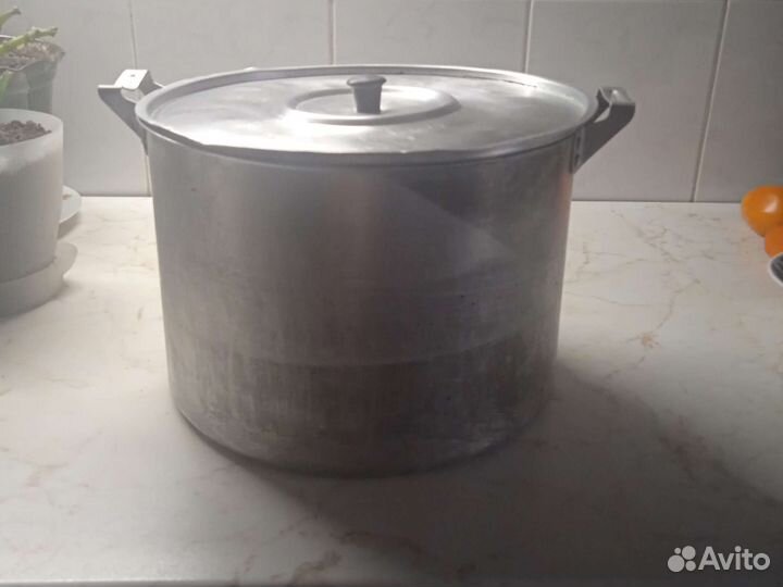 Кастрюли новые и бу,разные размеры