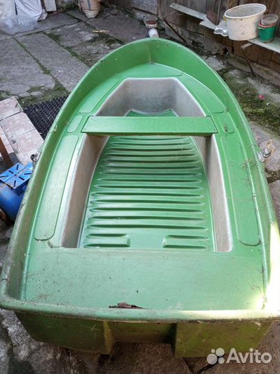 Лодка стеклопластиковая