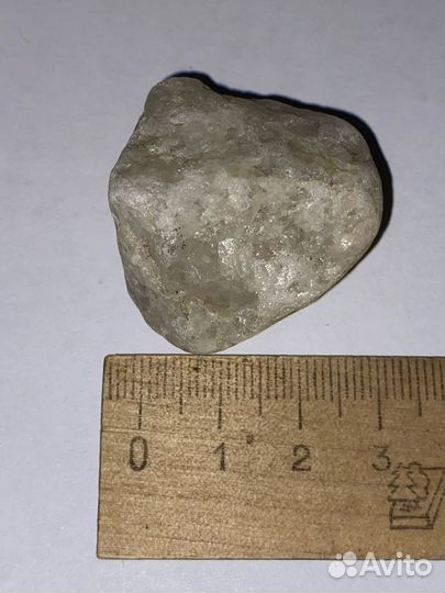 Кристалл кварца