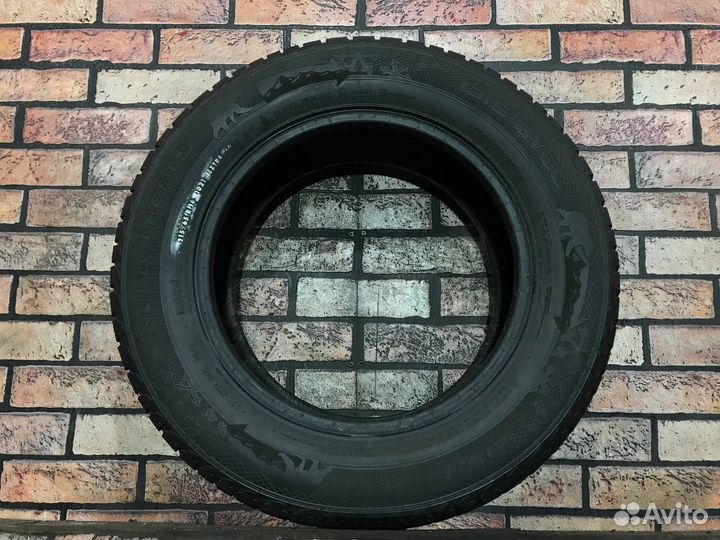 Gislaved Nord Frost 5 215/65 R16 102T