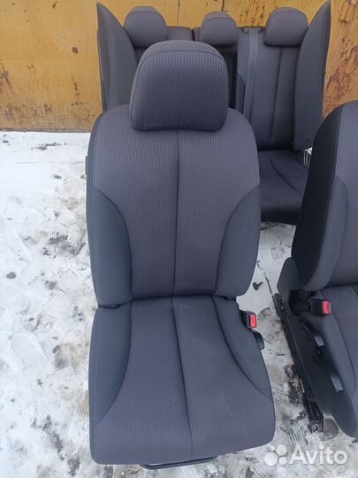 Комплект сидений Nissan Tiida