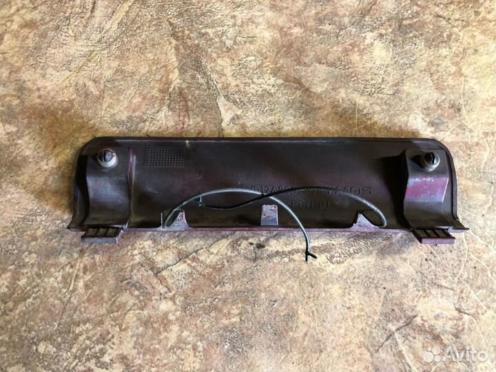 Заглушка бампера фаркопа W124 оригинал