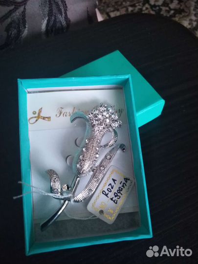 Брошь роза из испании