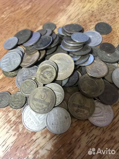 100 монет СССР и России