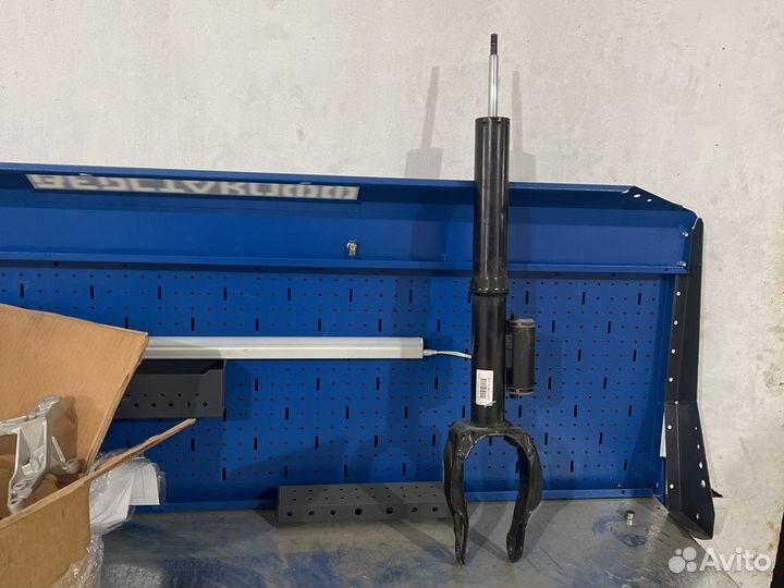 Амортизатор на Мерседес GLE-ML-166