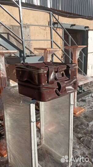 Винтажные советские чемоданы, портфели и саквояжи