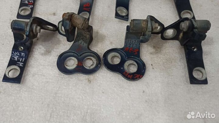 Петля двери Ford Focus 3