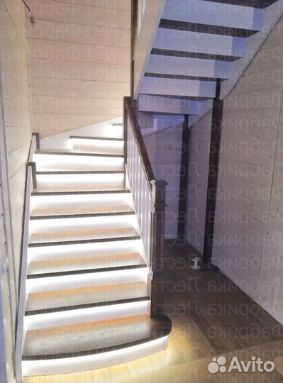 Лестница на металлическом каркасе