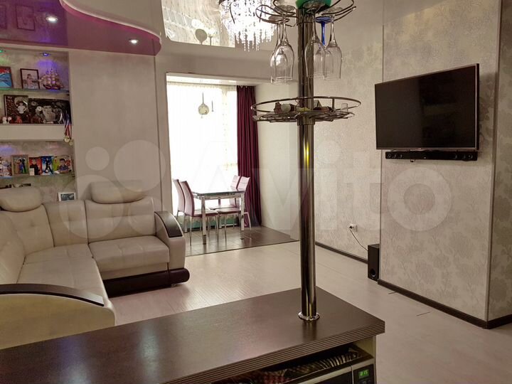 2-к. квартира, 65 м², 10/17 эт.