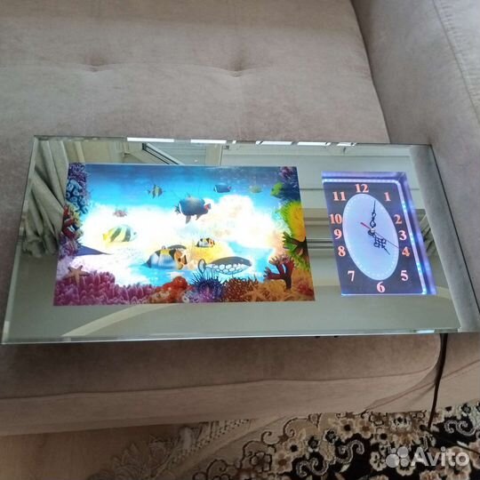 Часы с рыбами
