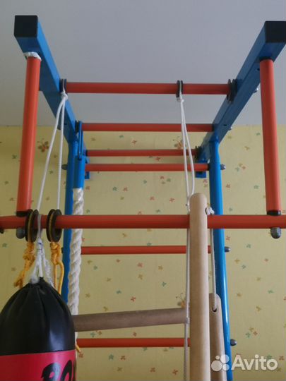 Детская спортивная шведская стенка