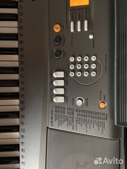 Синтезатор Yamaha psr r300