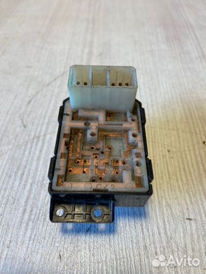 Блок управления зеркалами Kia Rio 3