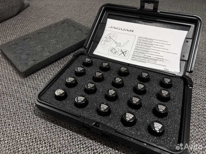 Колесные гайки Jaguar черные