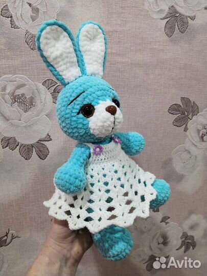 Зайка из плюшевой пряжи
