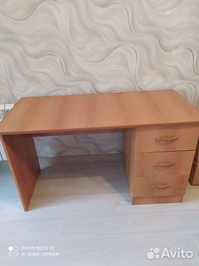 Письменный стол из массива дерева бу