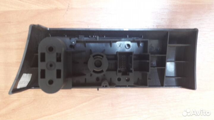 Opel astra H 2008г Блок включения света 13100140