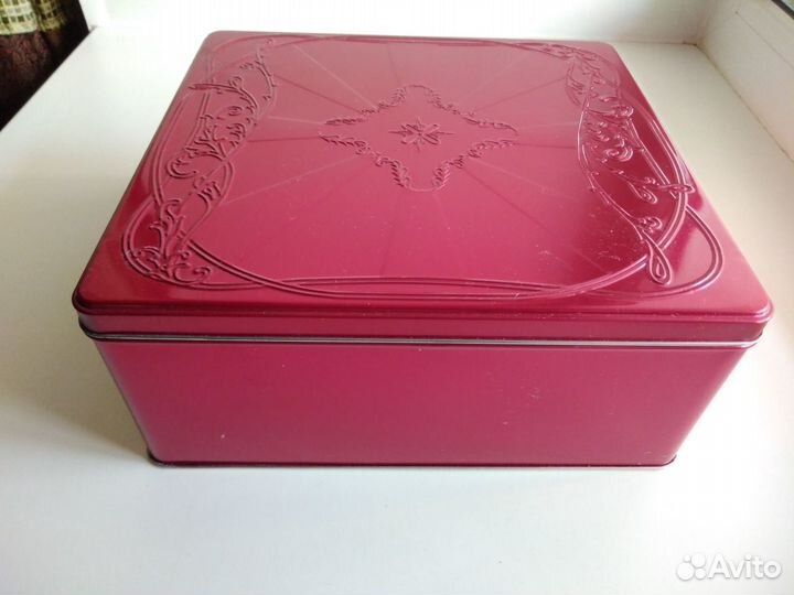 Коробка металлическая